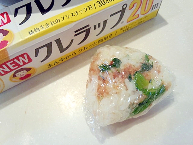 埼玉県の小松菜でおかかのおひたしおにぎり