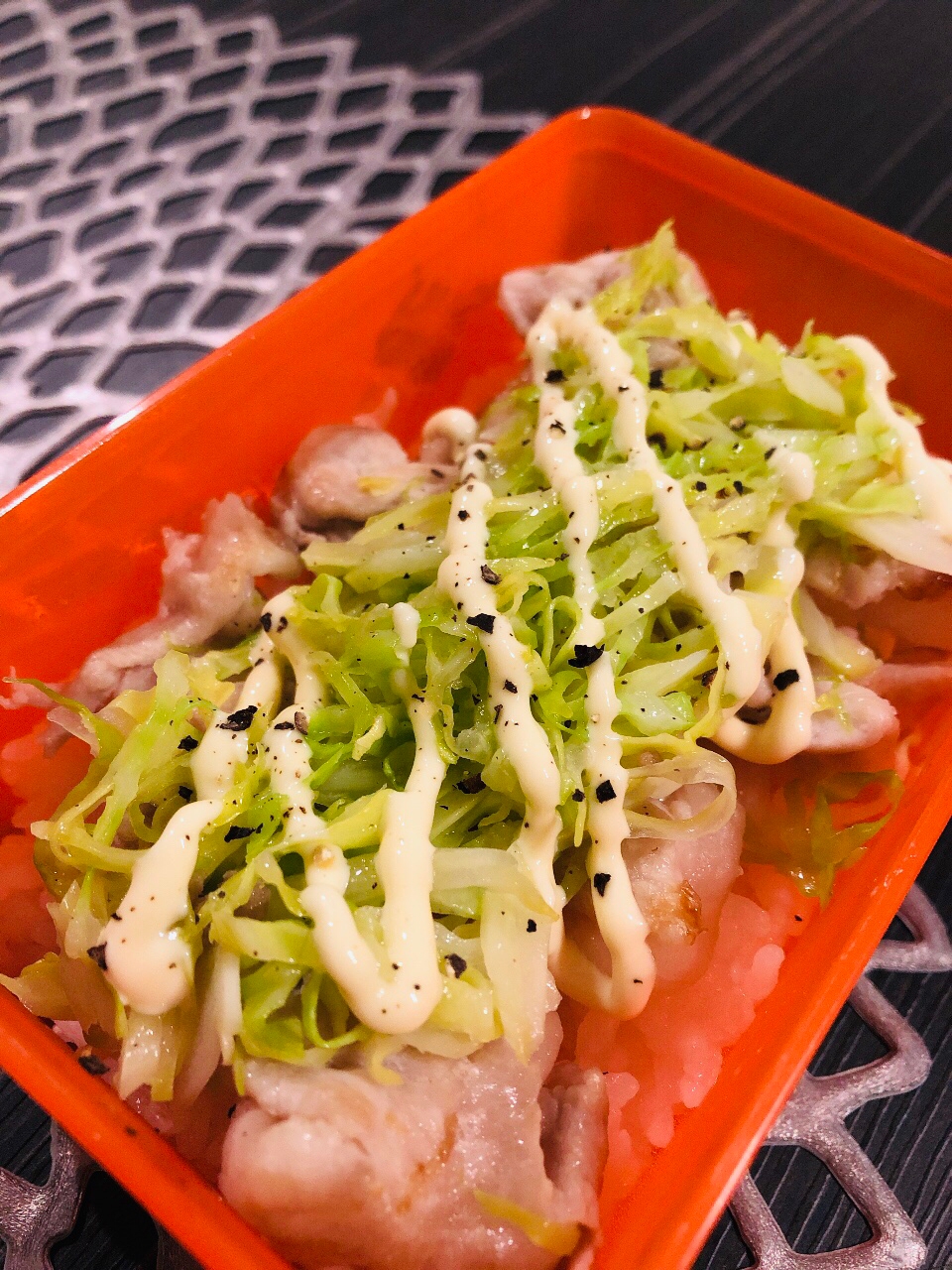 お弁当 50g豚肉で 炒め千切りキャベツ丼 レシピ 作り方 By Ma Ma Yu Mi 楽天レシピ