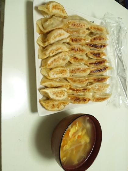 豆腐で作る餃子レシピを見つけて美味しく出来ました
(*^▽^*)