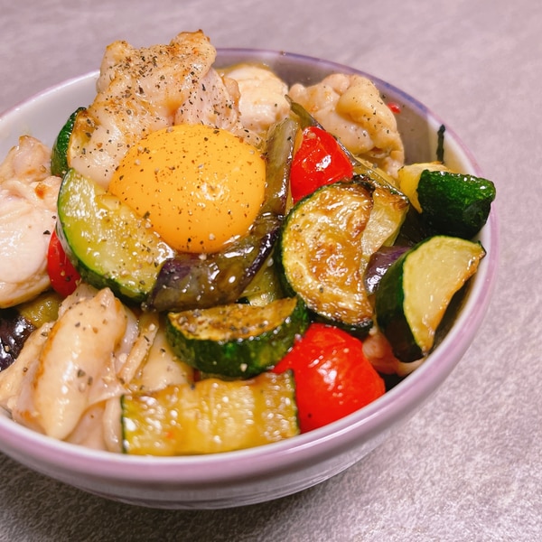 スタミナ満点 ごろっと夏野菜のガーリックチキン丼 レシピ 作り方 By Yoshimin Cooking 管理栄養士 楽天レシピ スタミナ満点 ごろっと夏野菜のガーリックチキン丼 レシピ 作り方 By Yoshimin Cooking 管理栄養士 楽天レシピ