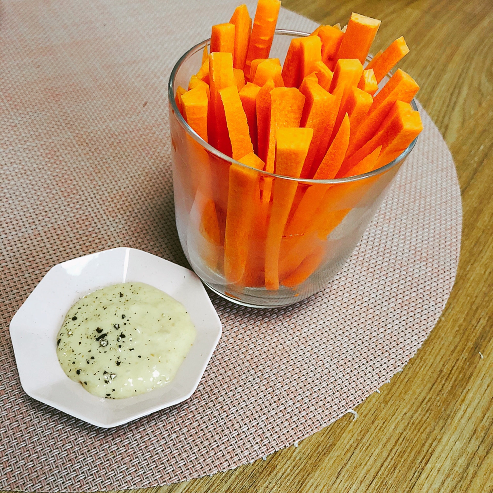 オリジナルのお味噌ダレで！レッツお野菜スティック