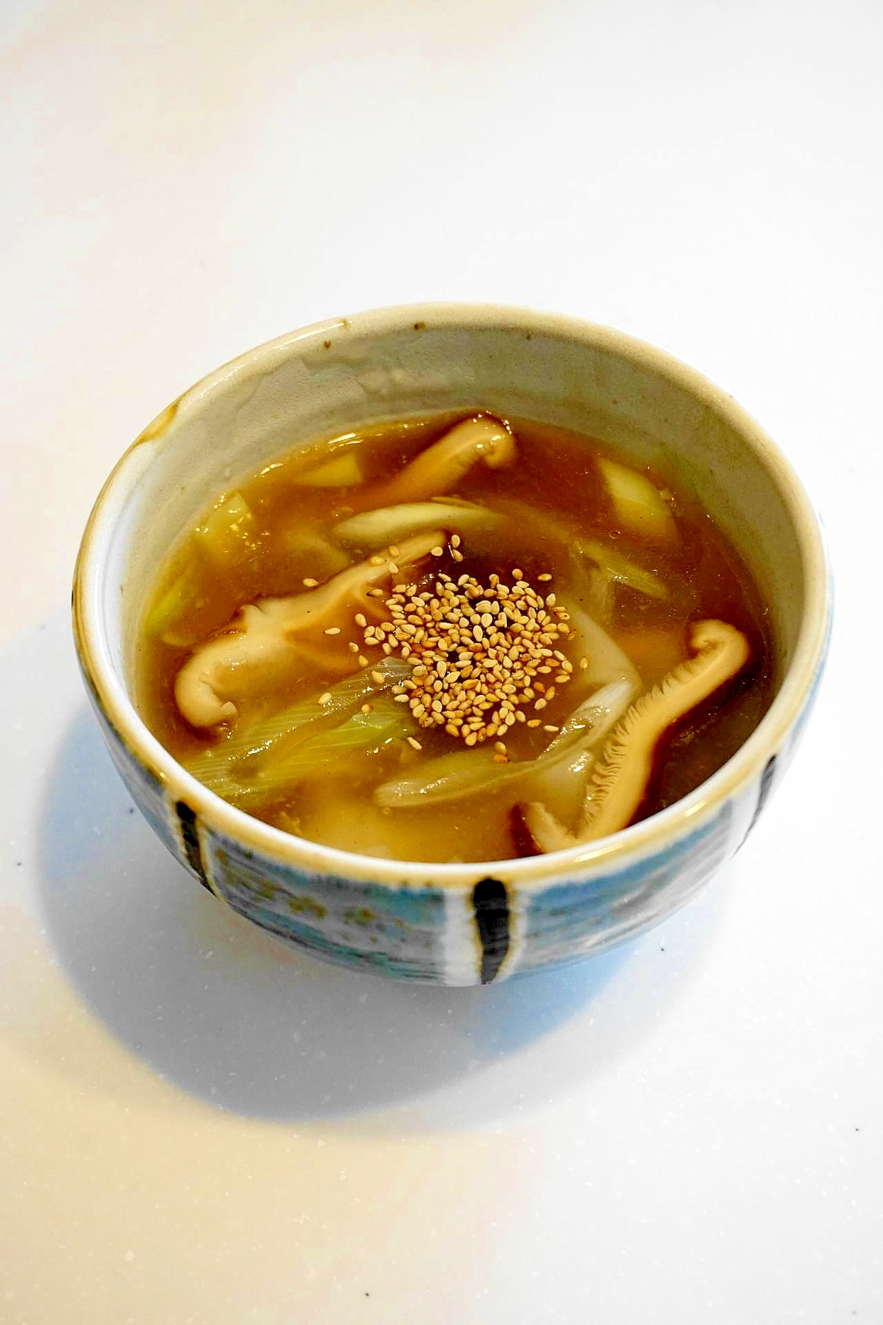 餃子の皮を残して作って！ワンタン風中華スープ