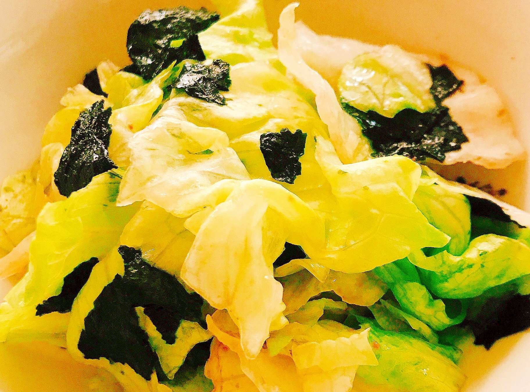 野菜をたくさん食べられる！レタスの韓国風海苔サラダ