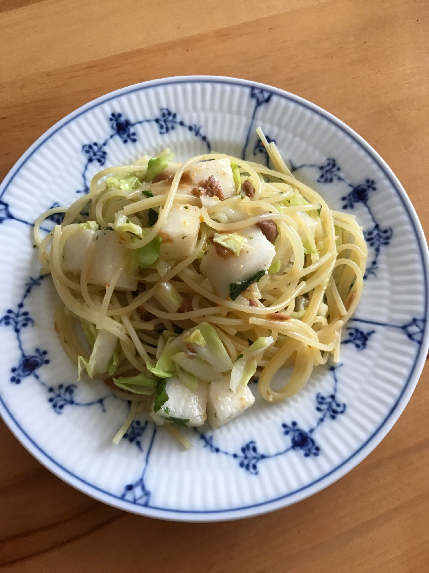 春キャベツと長芋、はごろも煮のガーリックパスタ