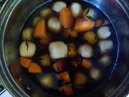 里芋とひじきの煮物