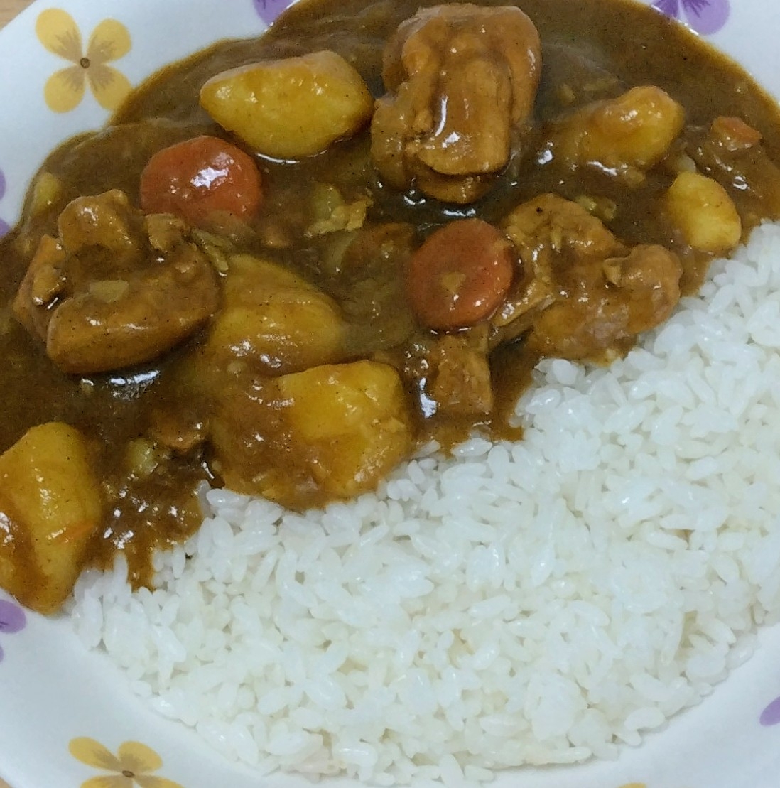 普通のカレーに見えるけどちょっと違うカレーライス✨