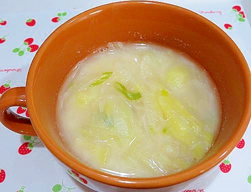 白菜・長ネギ・玉ねぎ・ジャガイモのお味噌汁