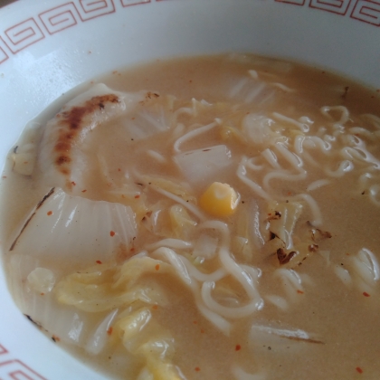 白菜と焼き餃子のラーメン