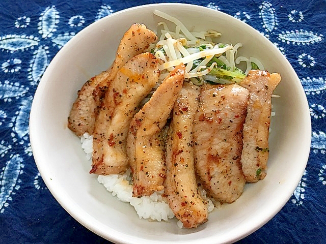 豚トロ焼き肉丼