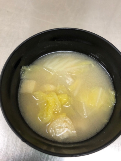 甘味たっぷり！白菜の味噌汁