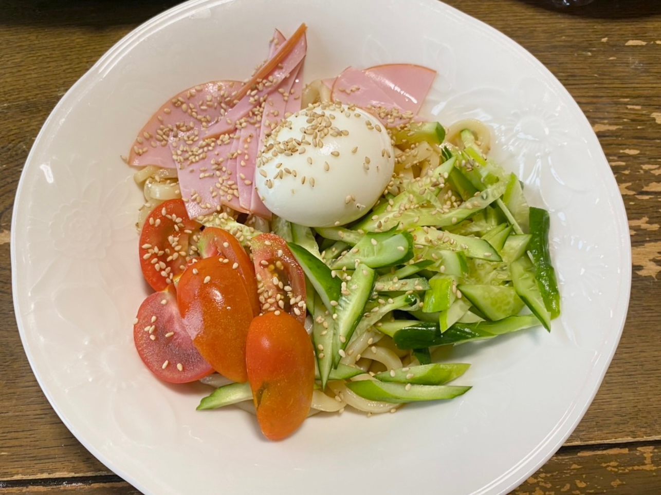 ごま油香る！簡単サラダうどん