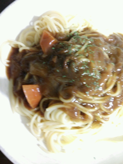 残りビーフシチューでパスタ