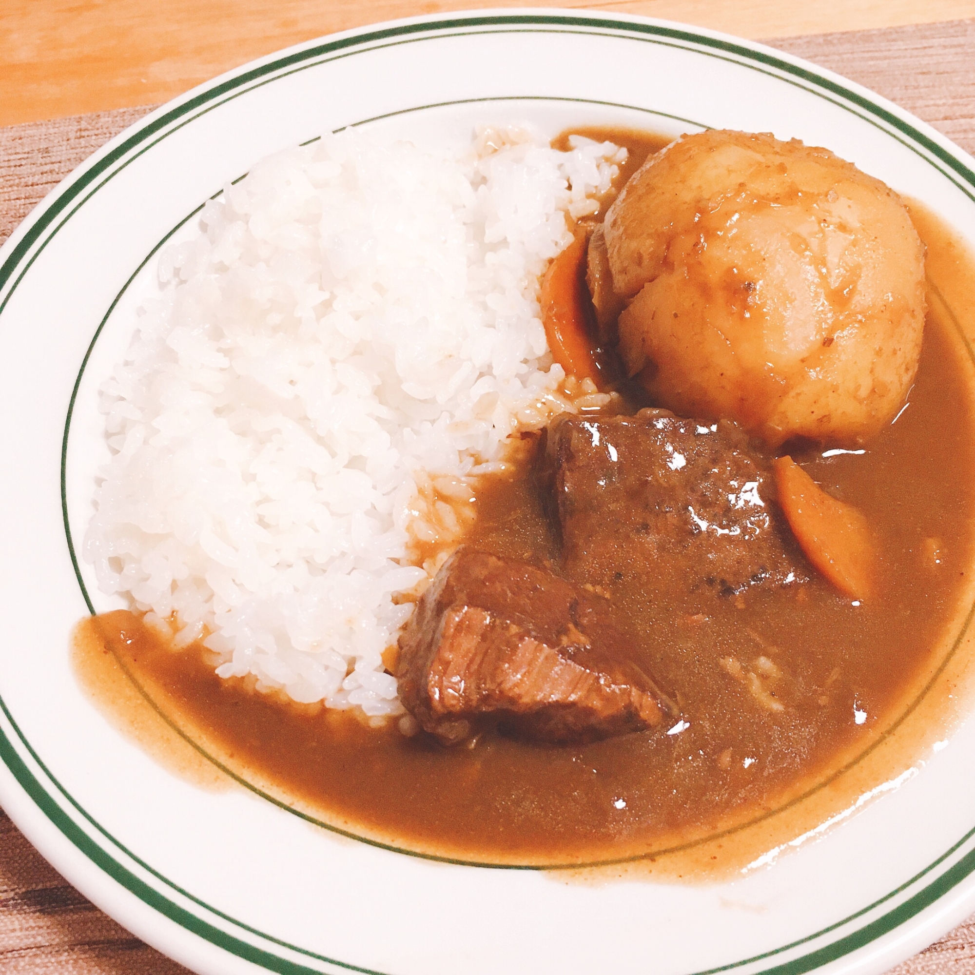 圧力鍋で、ゴロゴロ牛スネ肉のカレー