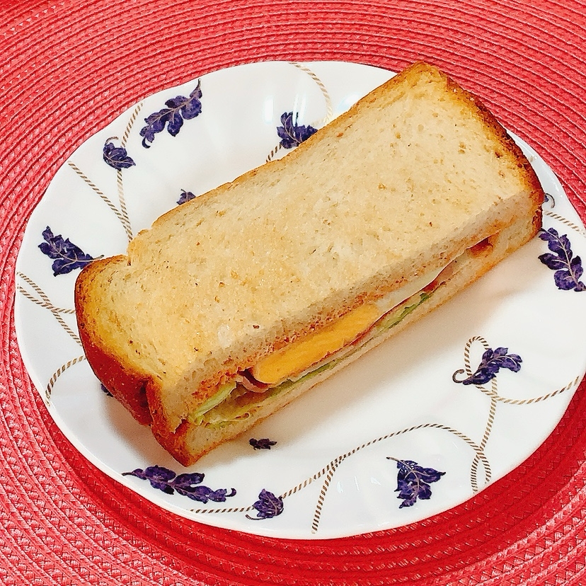 目玉焼きホットサンド✧˖°