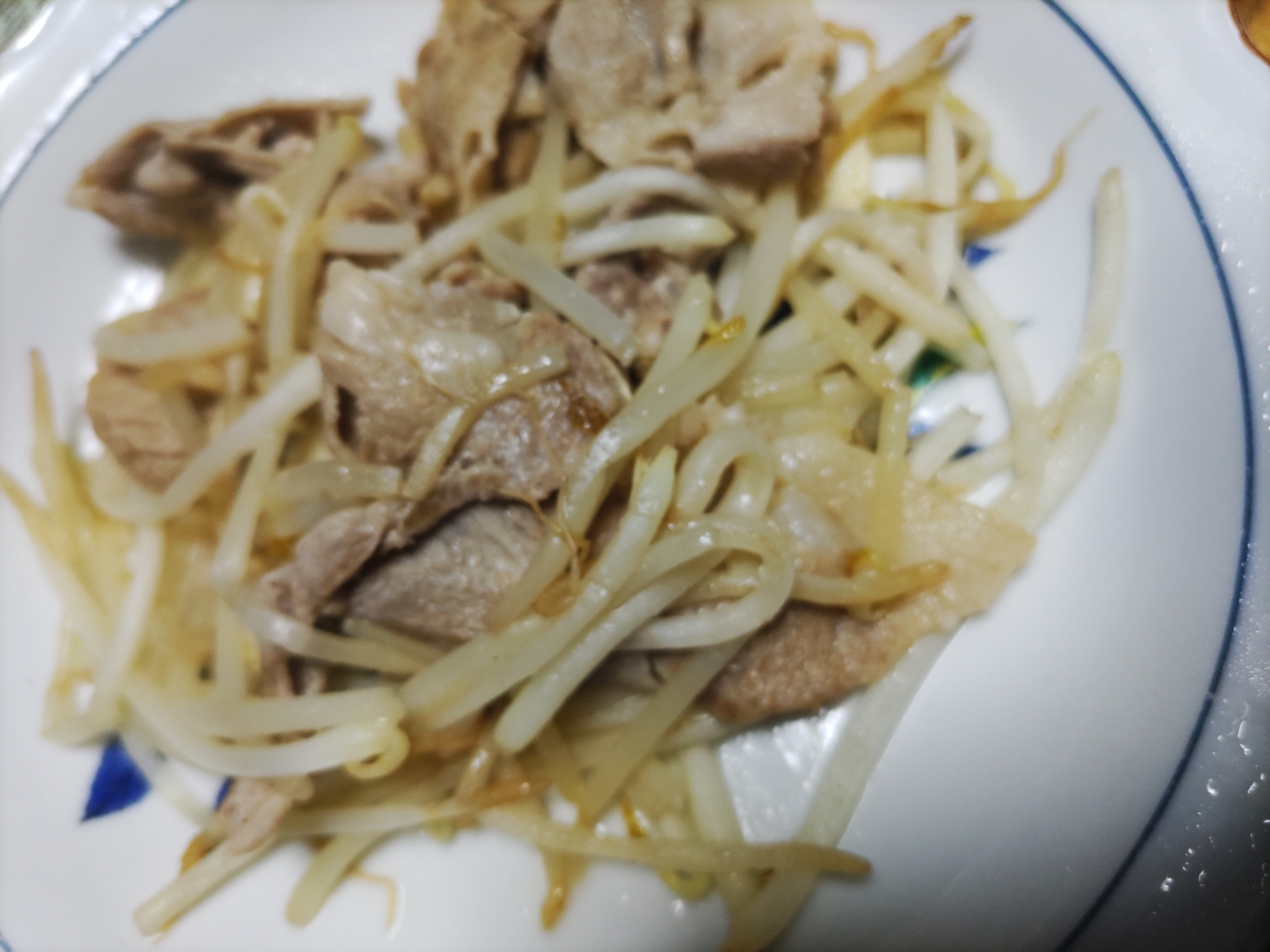 豚肉ともやしとにんにく炒め