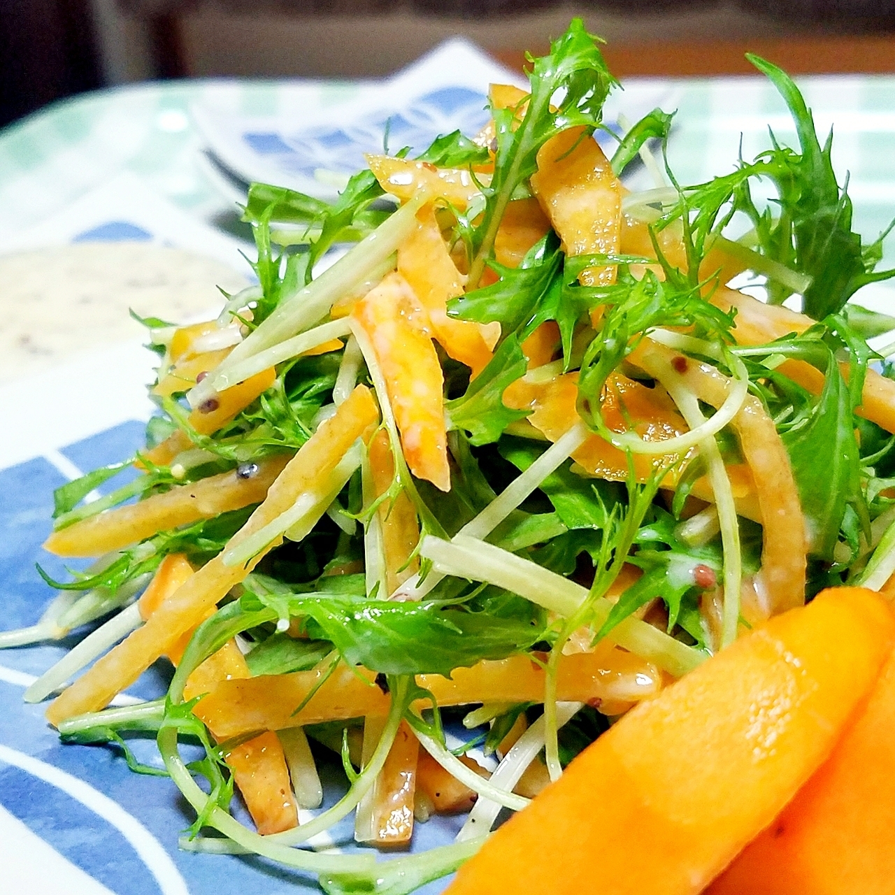 簡単！柿と水菜のヨーグルト和え