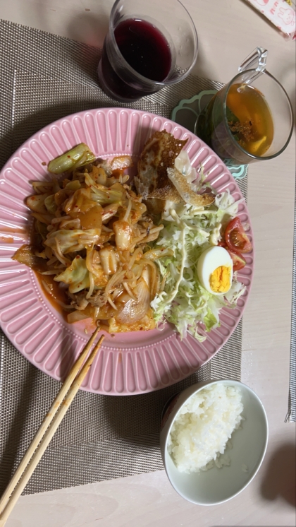 今日は、豚バラ肉とキムチのみ♬簡単！！豚キムチ