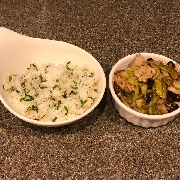 豚肉とキャベツとしめじのポン酢炒めと大葉ゴマご飯 レシピ 作り方 By ちぃころ 楽天レシピ 豚肉とキャベツとしめじのポン酢炒めと大葉ゴマご飯 レシピ 作り方 By ちぃころ 楽天レシピ