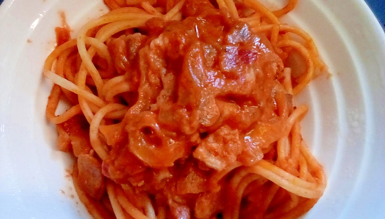 トマトベーコンパスタ