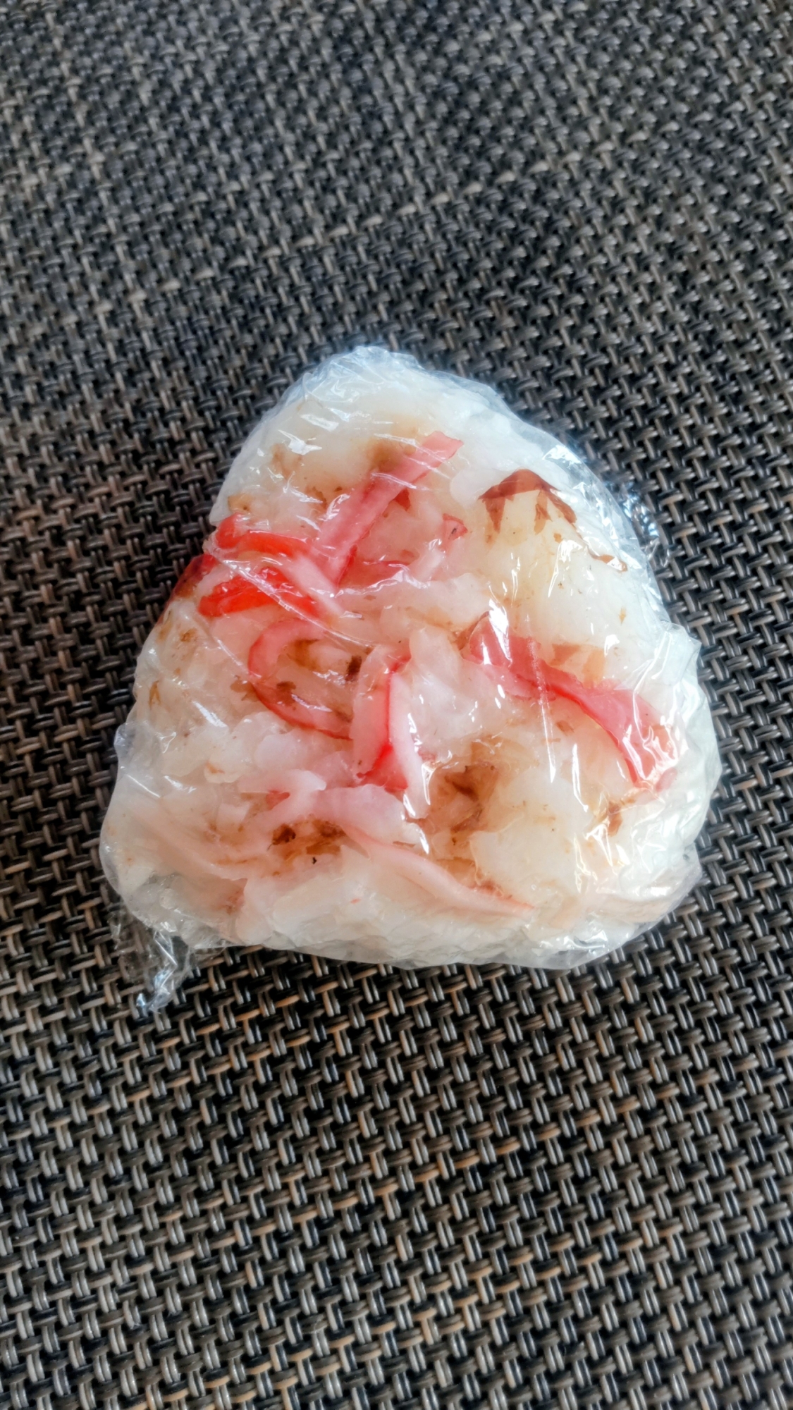 カニカマおかかおにぎり
