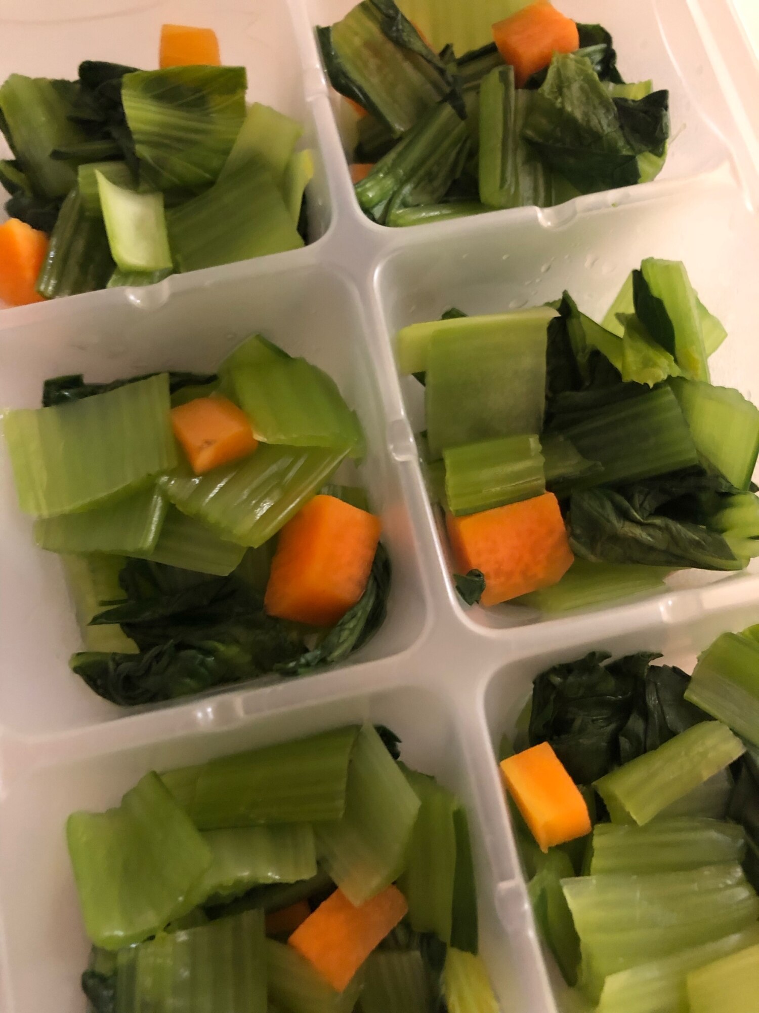 離乳食完了期 小松菜とにんじんのおひたし レシピ 作り方 By ズボラでもおいしいごはんが食べたい 楽天レシピ 離乳食完了期 小松菜とにんじんのおひたし レシピ 作り方 By ズボラでもおいしいごはんが食べたい 楽天レシピ