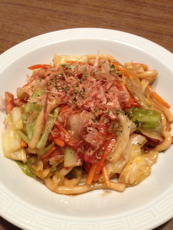 ベーコンの旨味たっぷり醤油ベースの焼うどん レシピ 作り方 By はぁーとまむ 楽天レシピ