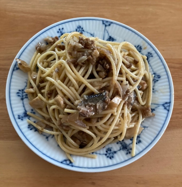 サーディンと舞茸のカレーパスタ