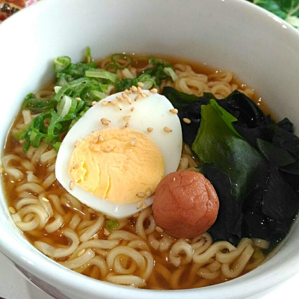 サッポロ一番 しょうゆ味 とろみ梅わかめラーメン レシピ 作り方 By Mariまり 楽天レシピ サッポロ一番 しょうゆ味 とろみ梅わかめラーメン レシピ 作り方 By Mariまり 楽天レシピ