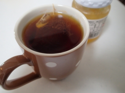 こんにちはぁ～❤う～ん♪和むねぇ～❤コーヒー飲むことが多いけど、たまには紅茶も良いね～❤味も香りもよくて癒される～＠＾＾＠うまごちさまぁ❤