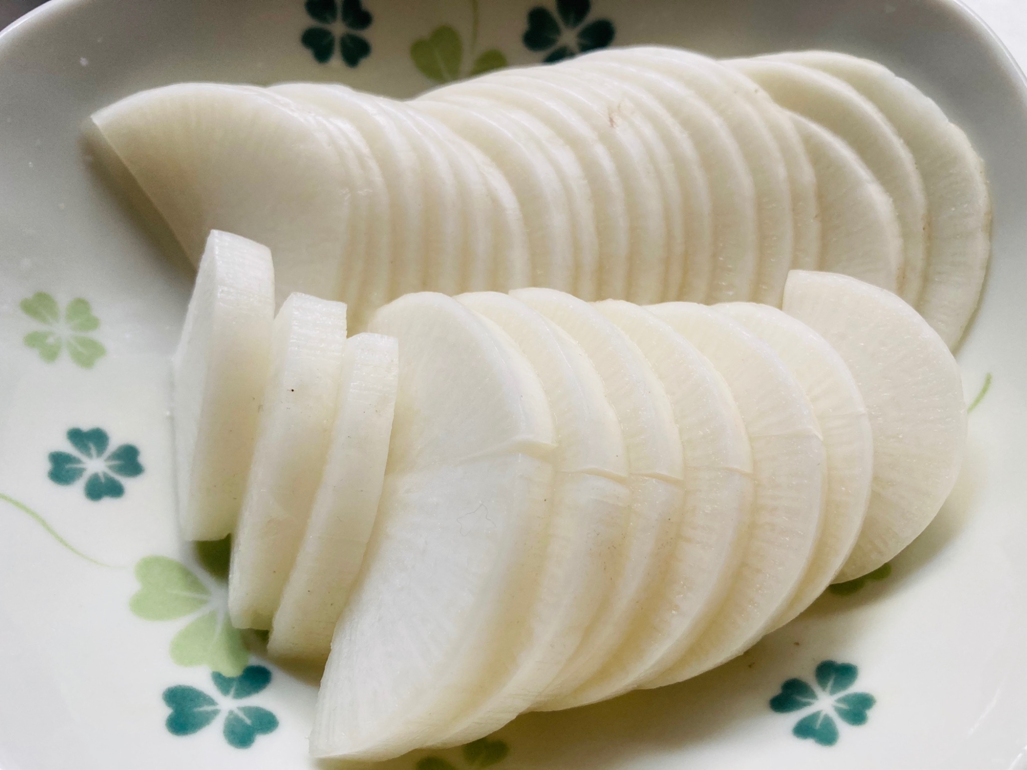 冷蔵庫で育てる熟成ぬか床で!皮ごと大根のぬか漬け