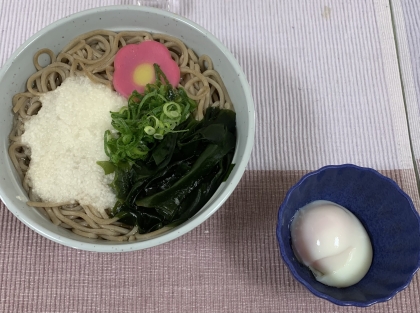 温泉卵にして、麺に絡ませて食べました。
先に子供に食べさせてたら伸びてしまいましたが。。
まあおいしくいただけました。