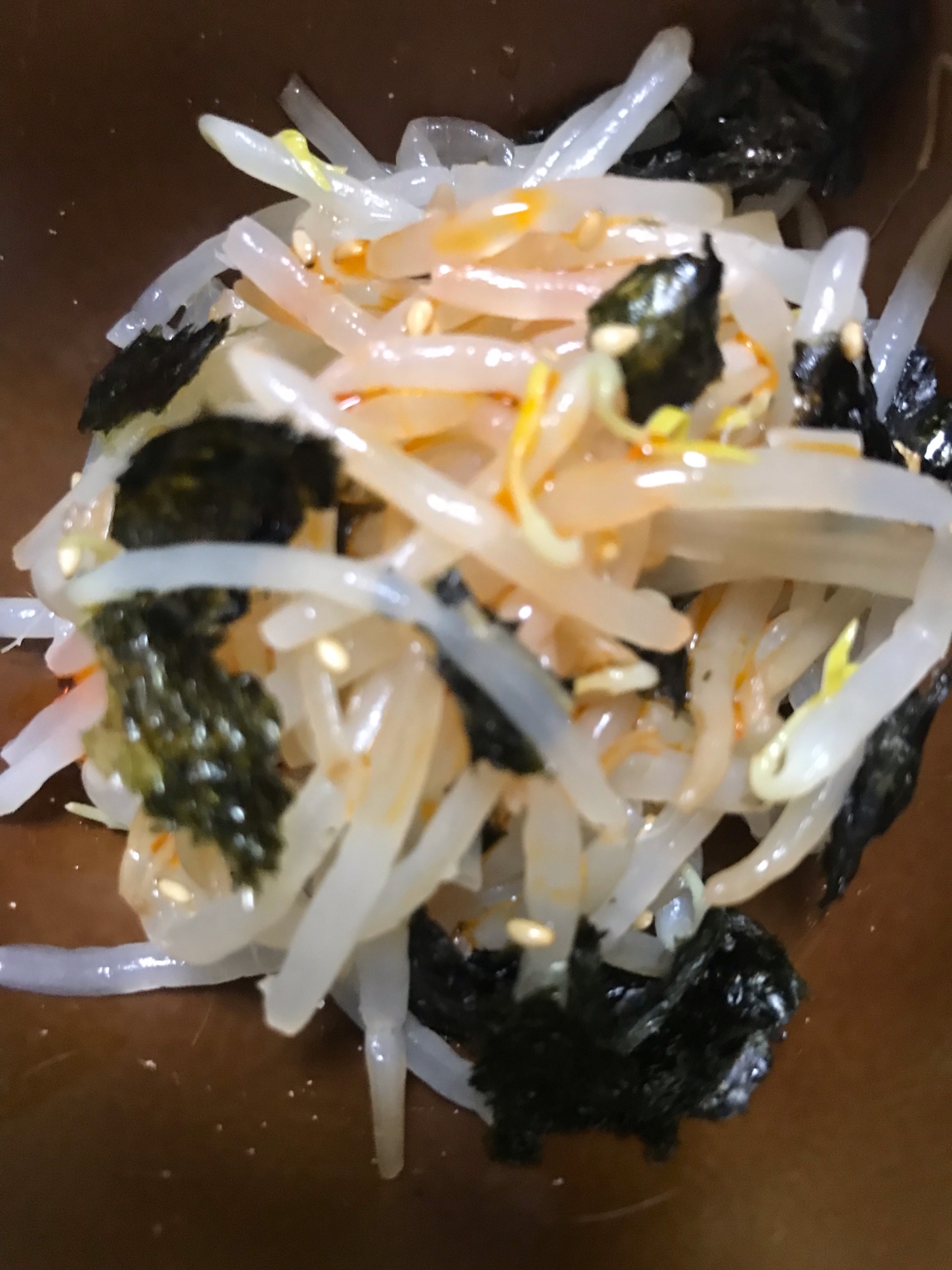 ラー油でピリ辛!韓国海苔ともやしのナムル