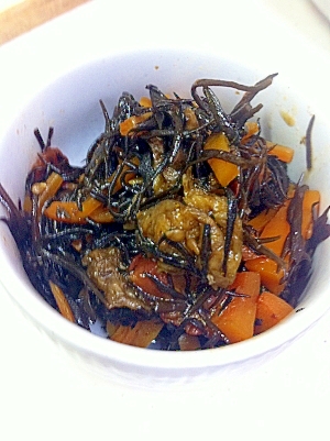 和洋折衷 トマトひじき煮