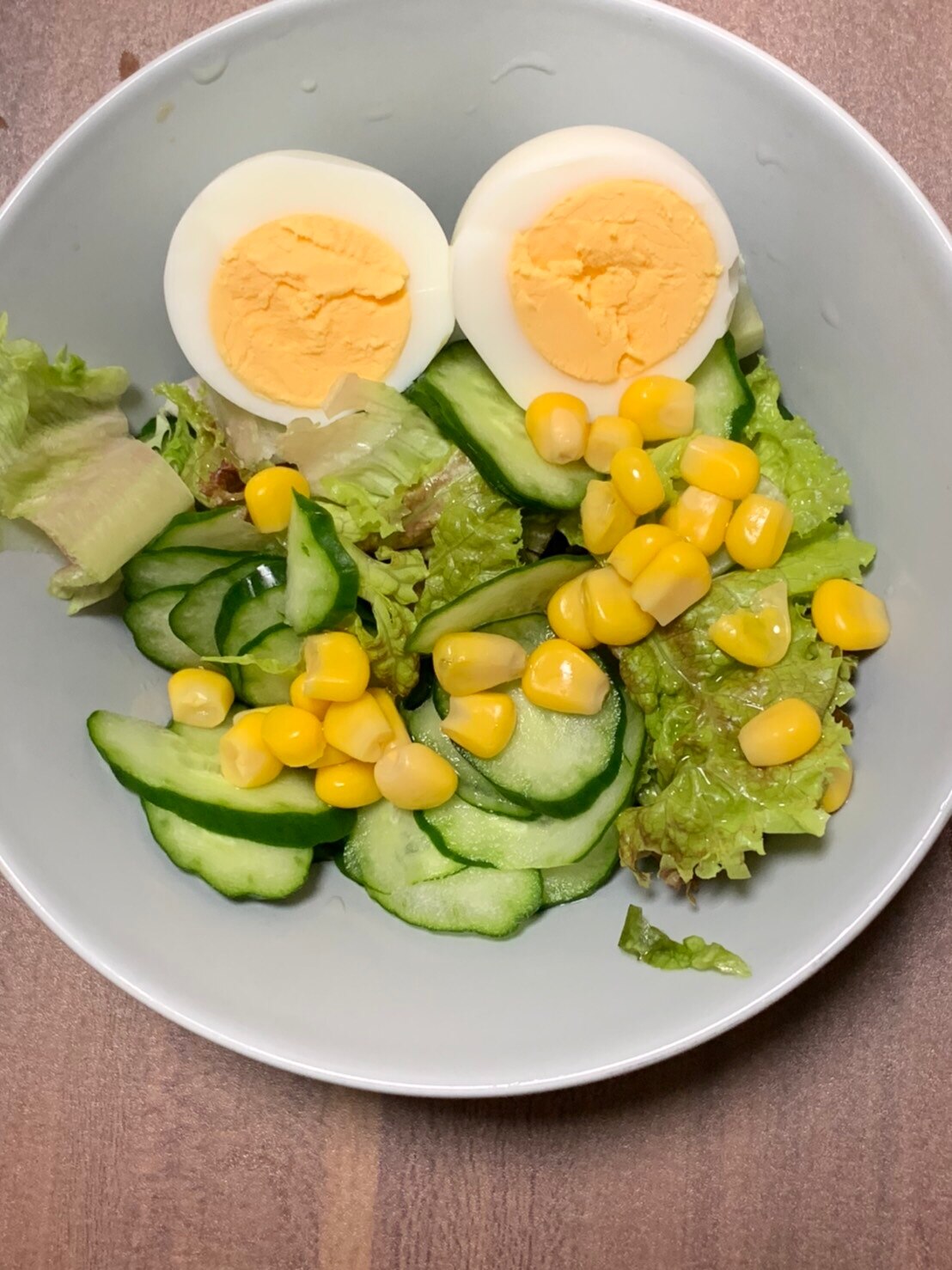 サニーレタス きゅうり コーン ゆで卵のサラダ レシピ 作り方 By ろーるけーき 楽天レシピ