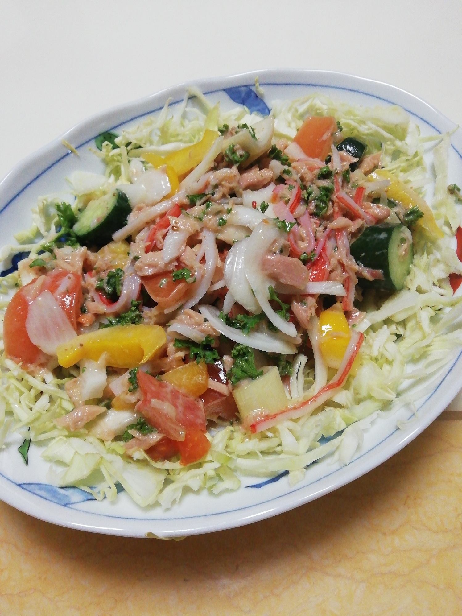 ツナとカニカマと野菜のまろやかごまわさびサラダ