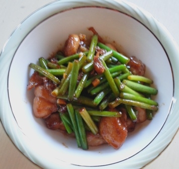 超簡単♪鶏肉とにんにくの芽炒め♪