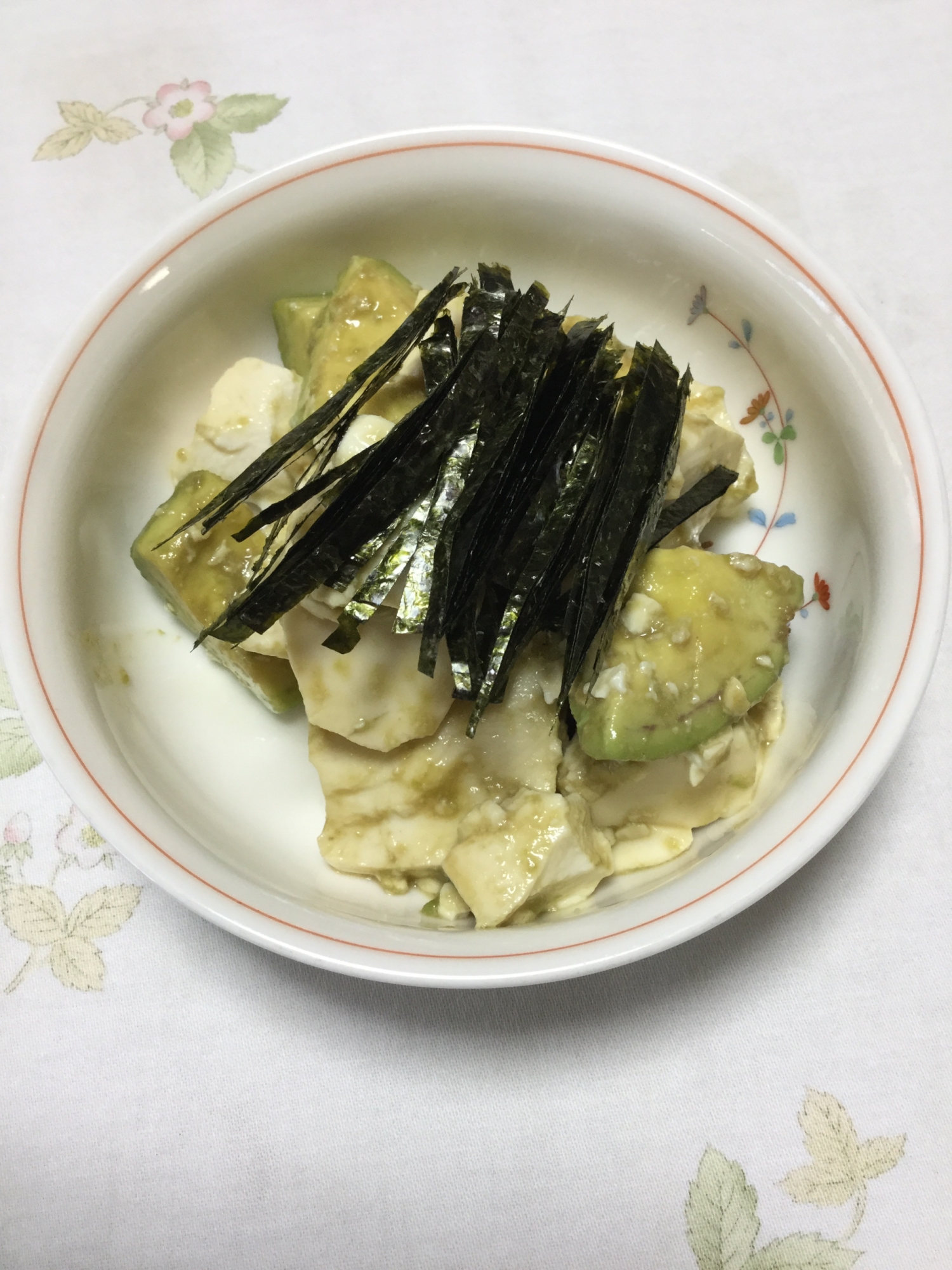 豆腐とアボカドの和風サラダ