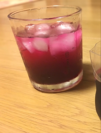 鮮やかシソジュース
