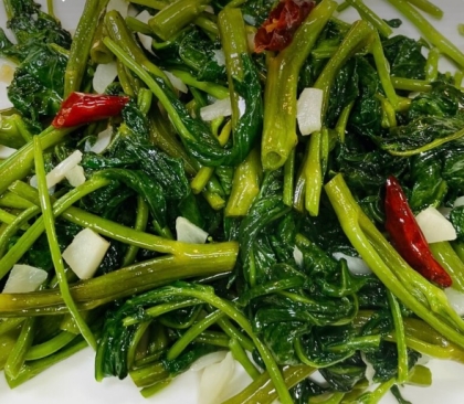 空芯菜（エンサイ）のエスニック風炒め