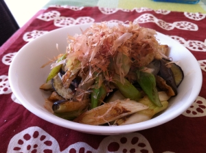 茄子とネギのマヨ醤油炒め