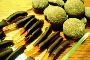 おやつに！簡単オレンジピールチョコ