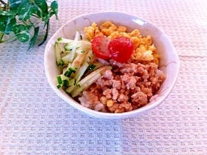 一味変えて♪ゴマだれ三色丼