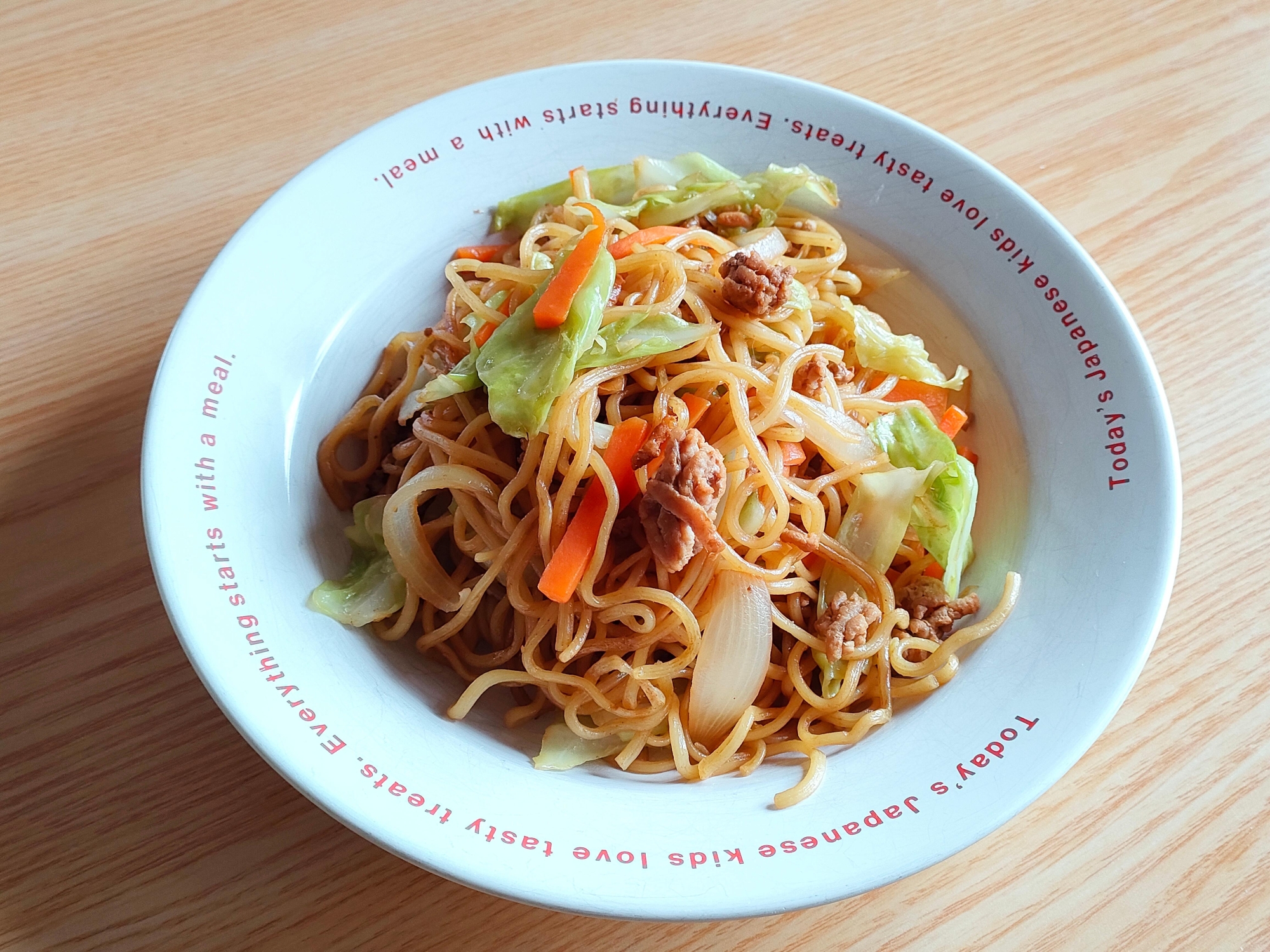 豚ひき肉とキャベツ人参玉ねぎの焼きそば