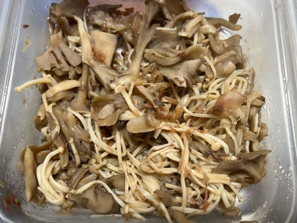 レンジで簡単ꕥガリバタ味の蒸しきのこ