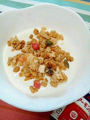 ザクッとろん 杏仁風フルーツグラノーラヨーグルト レシピ 作り方 By Nyan260 楽天レシピ