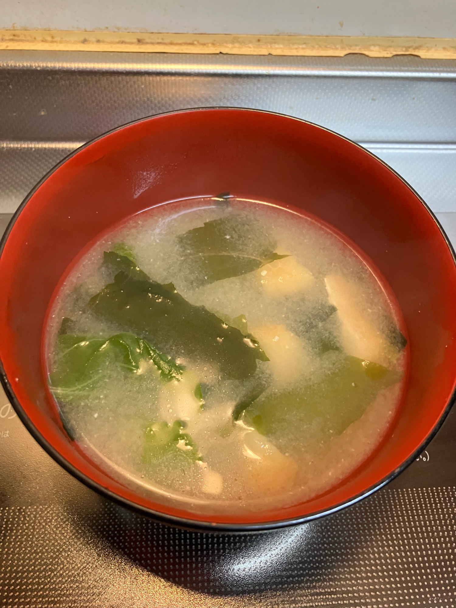 ミリーナと厚揚げとワカメのお味噌汁^_^