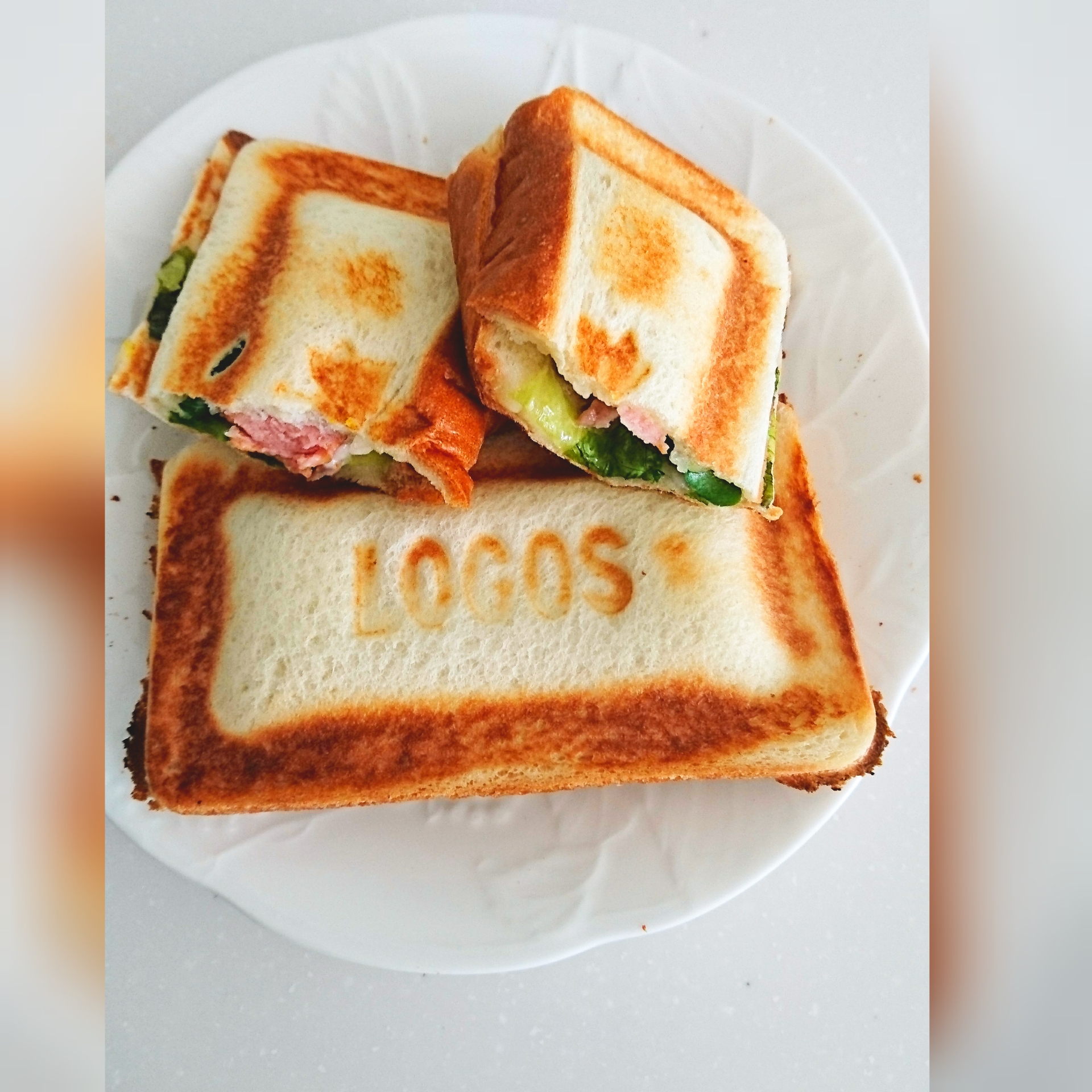 ウインナー&目玉焼きホットサンド☆