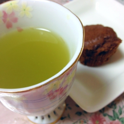 こんばんはdesu！緑茶・蜂蜜・塩麹、全部身体にいいことずくめだね。最近この塩麹とヨーグルトで便通が良くなったよ。ドキンちゃんのお陰だね。ありがとね。感謝だね♪