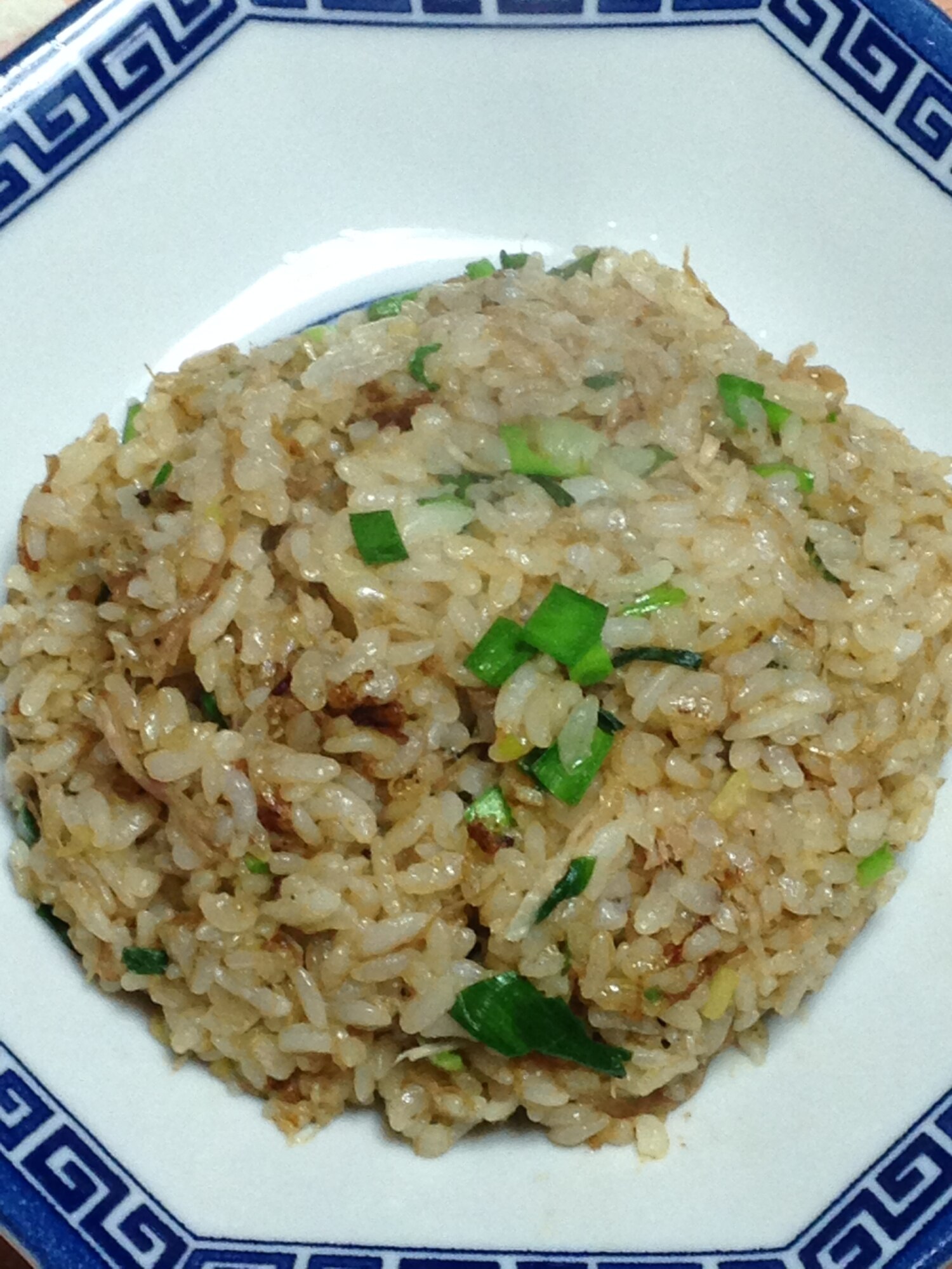 にら、焼豚、ネギ、生姜、オイスターソースの炒飯 レシピ・作り方 by