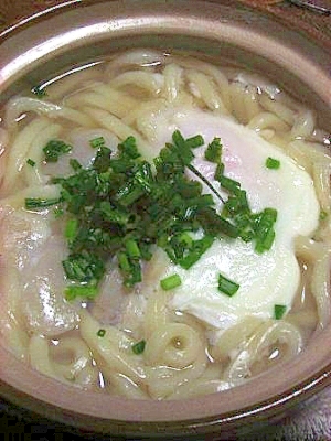 あったかい　卵と貝柱の鍋焼きうどん